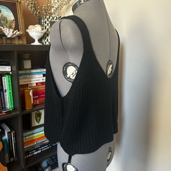 GOOD- Sweater Tank - Picture 3 of 5